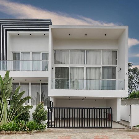 Celestial Sapphire Villa Pvt Pool Veg Food 4Bhk Dod Ballāpur Εξωτερικό φωτογραφία