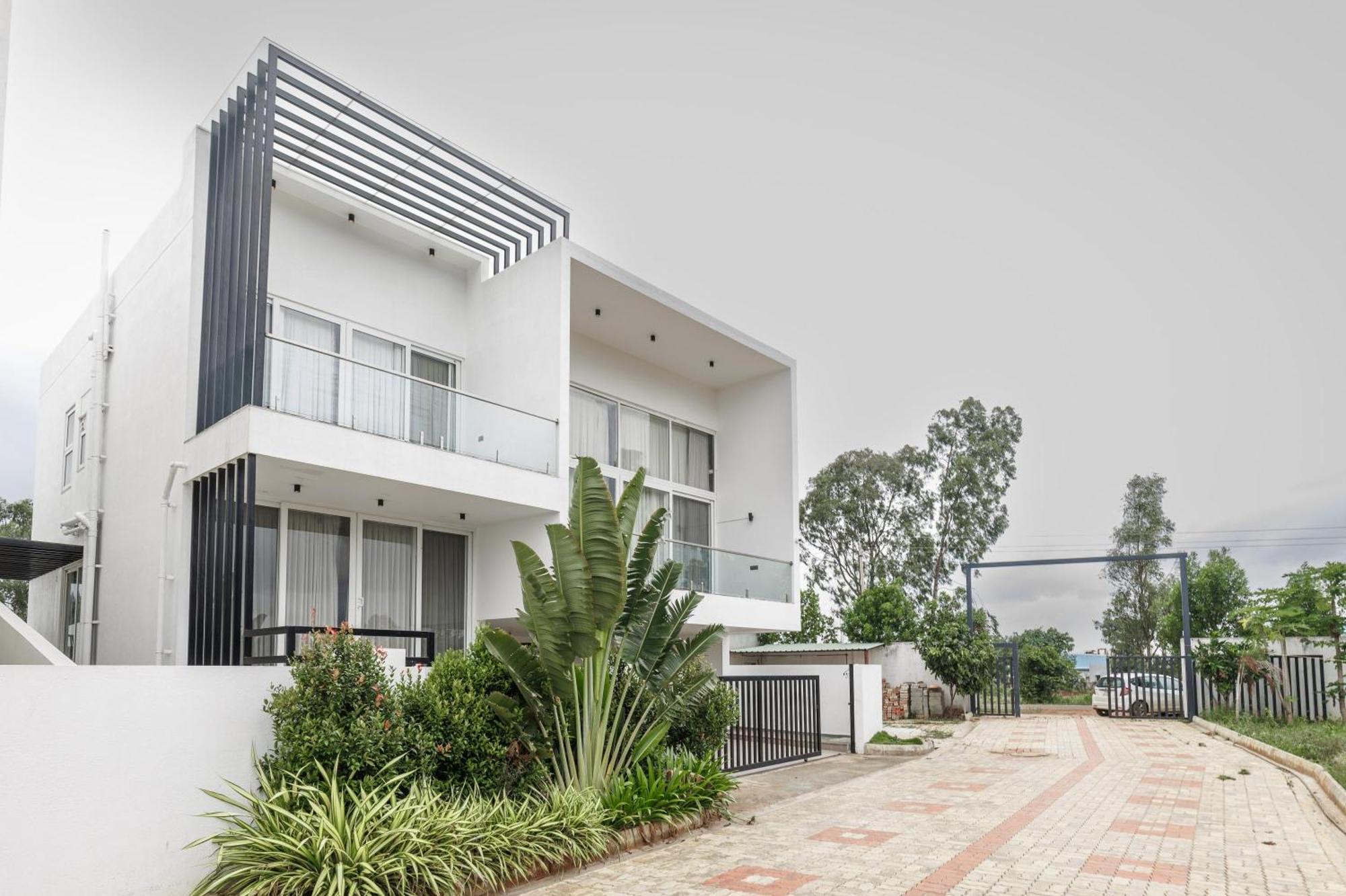 Celestial Sapphire Villa Pvt Pool Veg Food 4Bhk Dod Ballāpur Εξωτερικό φωτογραφία