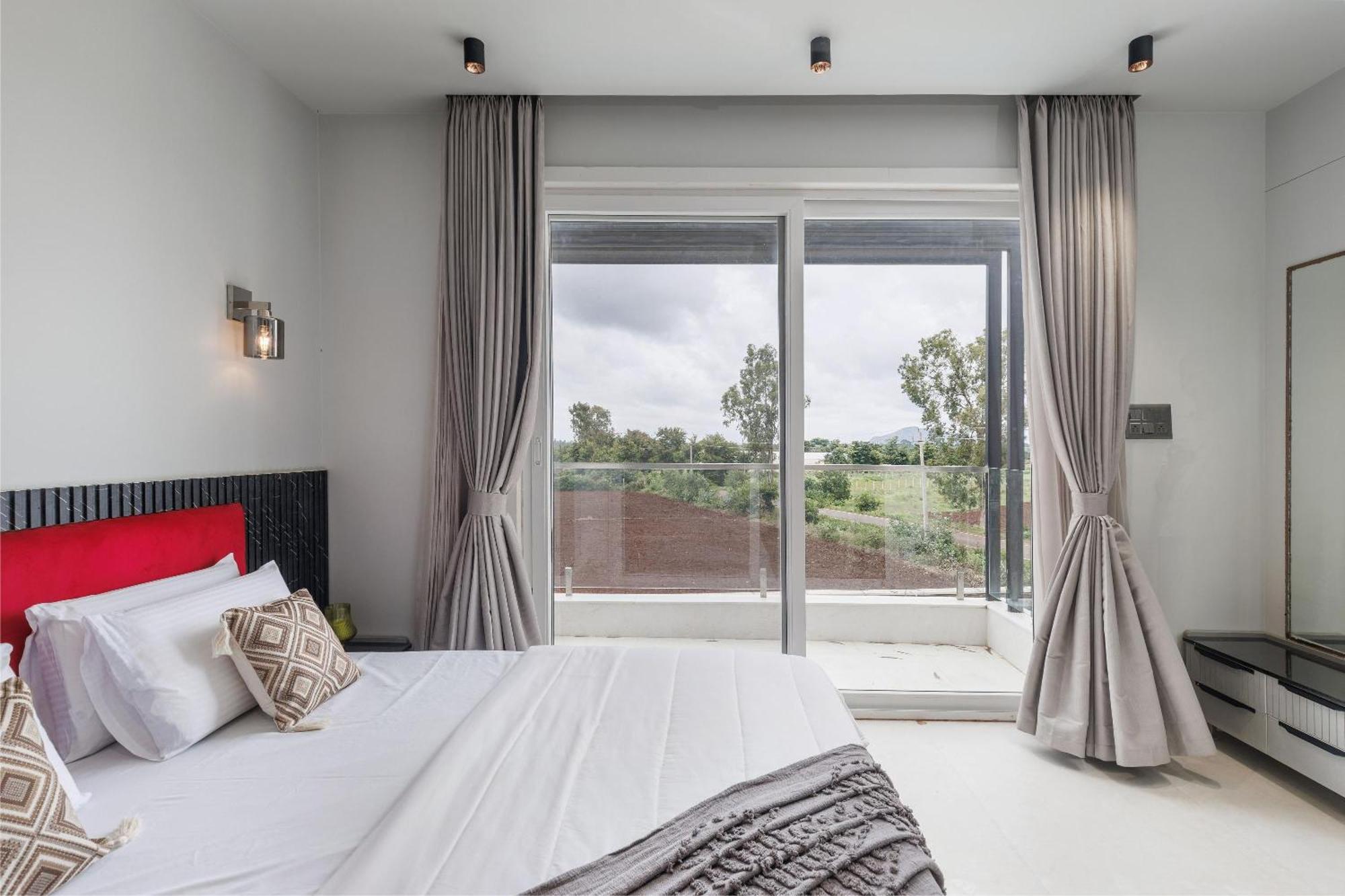 Celestial Sapphire Villa Pvt Pool Veg Food 4Bhk Dod Ballāpur Εξωτερικό φωτογραφία