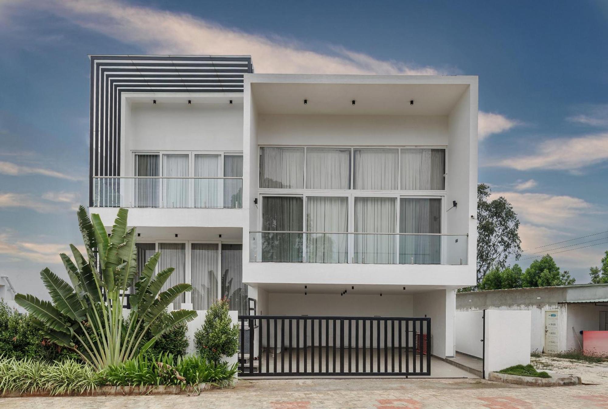 Celestial Sapphire Villa Pvt Pool Veg Food 4Bhk Dod Ballāpur Εξωτερικό φωτογραφία